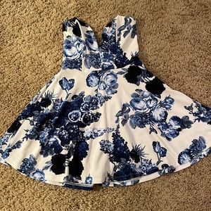 Super cute date night dress